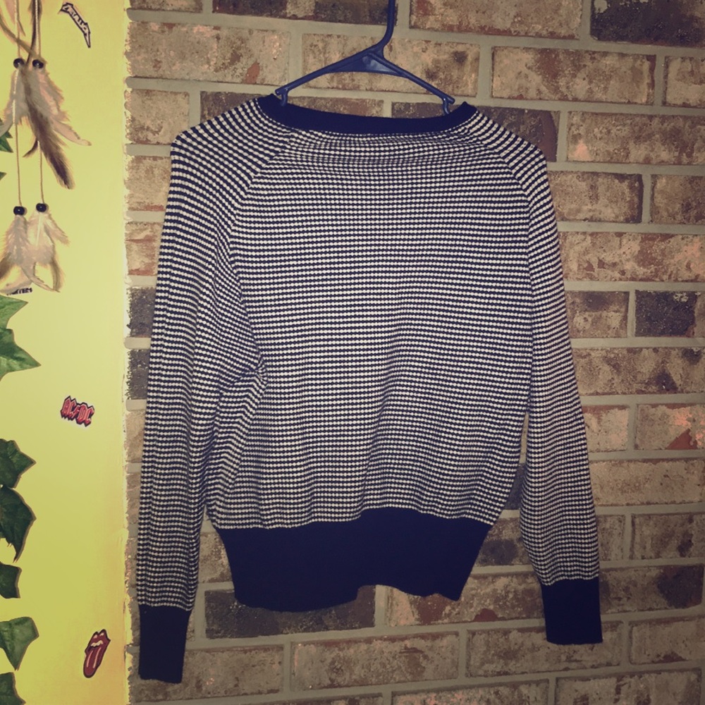 black and white cropped sweater